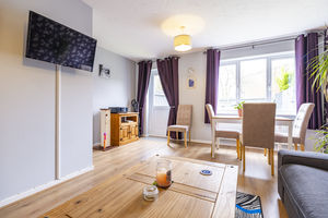 Lounge/Diner- click for photo gallery